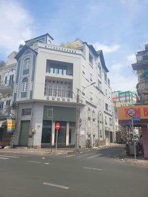 Cho thuê mặt bằng kinh doanh - góc 2 mặt tiền trần hưng đạo q.5