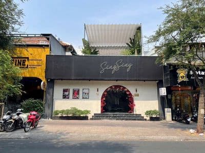 Cho thuê mặt tiền ngang 11m bà huyện thanh quan trung tâm quận 3
