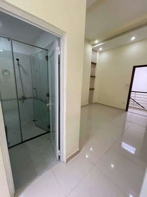 Nhà 2 lầu 3pn 3wc hẻm xe hơi Huỳnh Tấn Phát