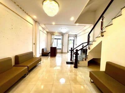 Nhà phố view hồ cảnh quan, vị trí đẹp, tiện ở kết hợp làm văn phòng