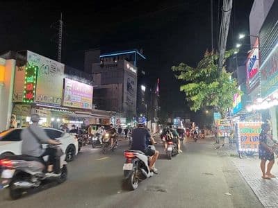 Cho thuê nhà mt cách mạng tháng 8, p.15, q.10, 30tr.