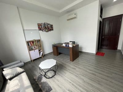 Giá 5.3 triệu cho vp đủ nội thất trung tâm Bình Thạnh 10 người làm