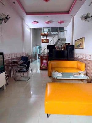 Nhà cổng 11 Phước Tân giá công nhân 700tr nhà to đường ô tô đầy đủ