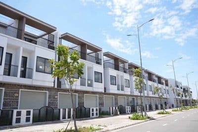 cần bán gấp nhà phố The Light City – dãy LK5