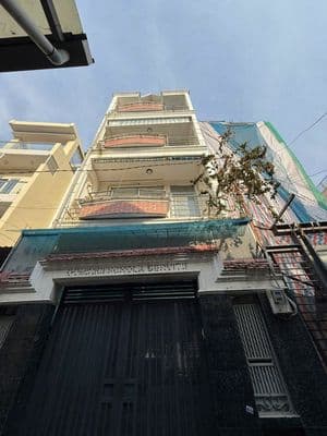 Bán nhà HXH Hoàng hoa thám DT:5.5x9 KC:5 tầng giá:7.95 HDT:23tr/ thg