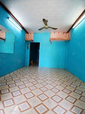 Chính chủ cho thuê nguyên căn nhà 2 tầng 80m2, 5pn, 2wc, xe hơi đỗ cửa