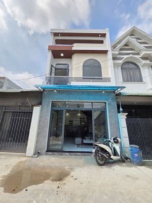 Bán nhà trệt lầu giá Rẻ gần ngã tư Bình Chuẩn - Thuận An