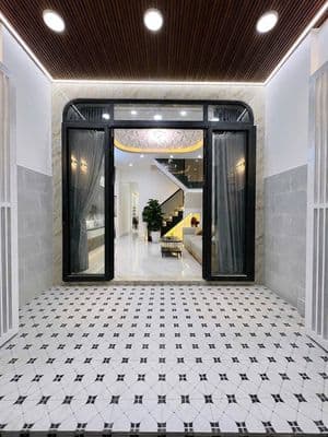 Nhà Đẹp Quận 7 - Hẻm Xe Tải gần Nhà - 4PN có Phòng Trệt - Hoàn công đủ