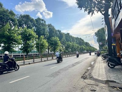 Chính chủ bán nhà quang trung, dt 4.8 x 14m nở hậu, đường 5m, hơn 5ty