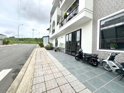 Cho thuê mặt bằng riêng biệt mới 100% - ngay khu quy hoạch phường 7