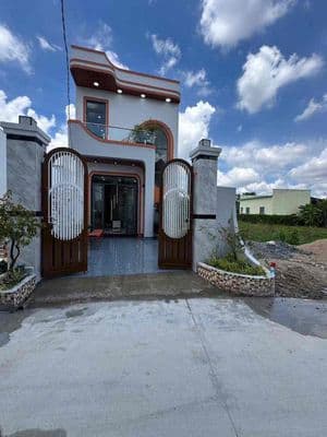 Nhà Vườn Mới Xây 5 x 25m (Nở Hậu). Đường Xe Hơi Tới Nhà - Sổ Hoàn Công