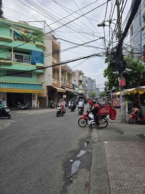 Cho thuê nhà mt xóm đất - 5tầng ,6pn , giá 24tr