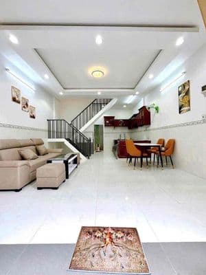 Nhà 2 lầu 3 phòng hẻm Lê Anh Xuân