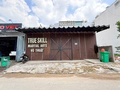 Cho thuê mặt bằng kho 200m2 gần cầu sài gòn