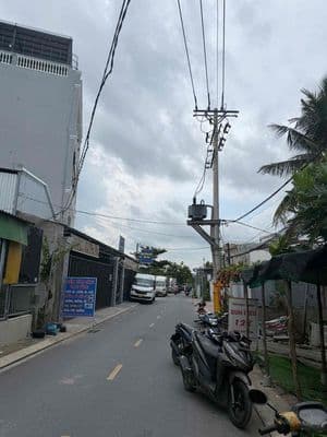 Bán nhà 1 trệt 1 lửng mặt tiền đường làng hoa bà bộ