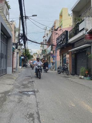 CHDV gồm 14 phòng, Quận 3. DT: 110m2. Thu nhập 60tr/th Giá chỉ 12,2 tỷ