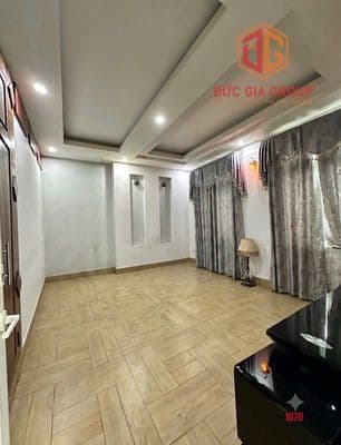 Cho thuê nhà nguyên căn mặt tiền đường đồng khởi ngang9,5m giá 40trieu