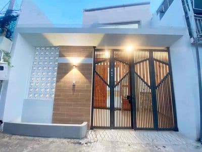 Nhà đẹp 2tầng 3pn nội thất như hình gần đỗ xuân hợp q9
