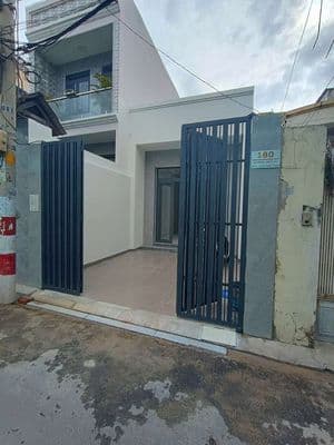 Cho thuê nhà nguyên căn dt 4×20 có 1pn,1wc. nhà mới, hẻm xe hơi thông