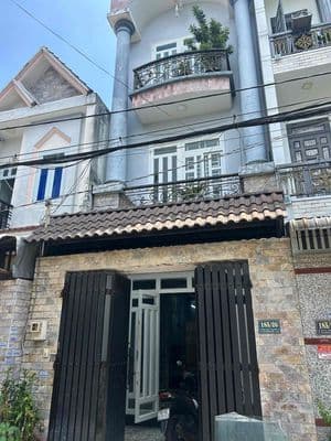 Cho thuê nhà 4 tầng 1/ lâm thị hố q12 – đường 6m ô tô tránh nhau – giá