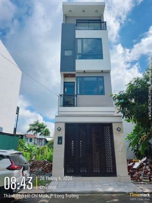 Bán nhà 1 trệt 3 lầu + sân thượng – sổ sẵn.