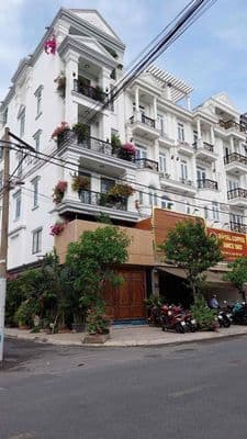 Nhà 5 tầng mt kinh doanh hoàng bật đạt-phạm văn bạch-ngay gat3-metro