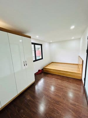 Chính chủ cho thuê CH tầng 4, E8, 2 ngủ, 2 vs, đủ đồ tại TT Thành Công