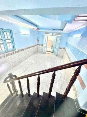 CHO THUÊ NHÀ HẺM HỒNG BÀNG-QUẬN 6(nhà moi son sua lại đẹp)