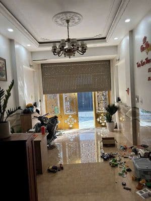 cần bán nhà trục đường liên phường quận 9