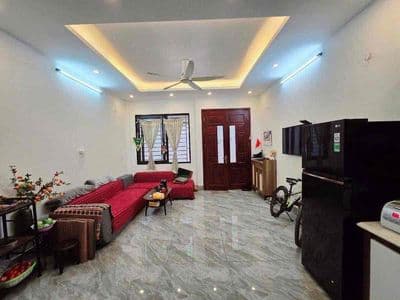WNhà Minh khai 2 thoáng 30m ra mặt phố, gần chợ Mơ, dân xây, đã QH ổn
