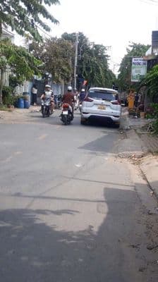 Mặt Tiền Đất : 288 m2 ( có 175 Thổ Cư) Buôn Bán + Làm Kho Xưởng