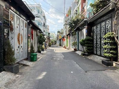Gần 50m2 xây 4 tầng, Hẻm xe hơi gần chợ Tân Bình - Kế Bên Q10