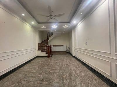 Cho thuê nhà riêng nguyên căn ngõ 2 Hoàng Quốc Việt.Dt 40m*7T.Giá 18tr