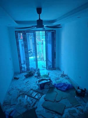 Cho thuê nhà 3 tầng ngõ 16 định công hạ, giáp đường 2,5