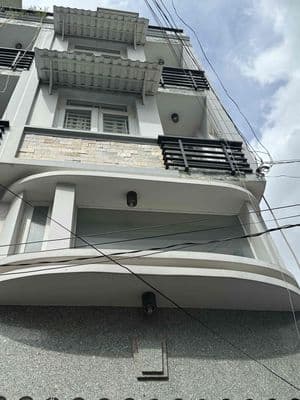 Nhà nguyên căn. 2PN master + 1PN phụ = 3PN.3WC