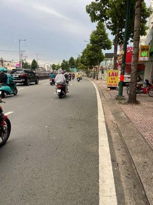 Cho thuê MB Kinh doanh Thủ Đức, DT : 6.7 x 35m, Giá : 32tr, TL