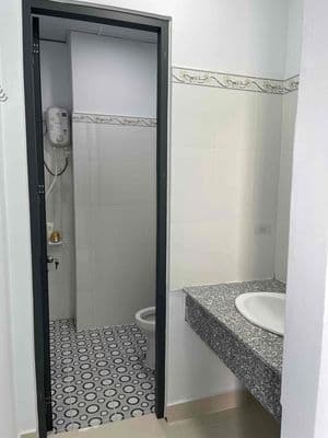 chính chủ bán căn chung cư tầng cao, view biển, nội thất cơ bản