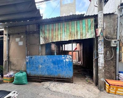 cho thuê nhà nát. tiện làm nhà tiền chế hoạc làm xây kho theo sở thich