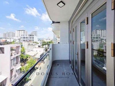 Studio bancon mới xây full nội thất cao cấp