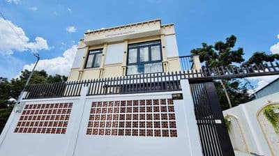 bán biệt thự mini ngang 10m sân vườn hiếm gặp tại Hóc Môn