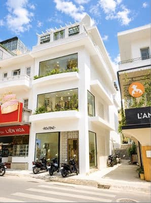 Cho thuê mặt bằng thương mại 3 mặt tiền