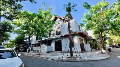 Mặt bằng 2 mặt tiền: gần chợ đầu mối