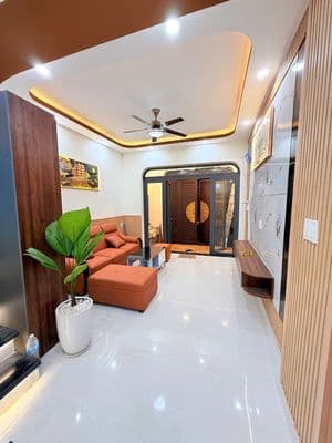 SIÊU PHẢM KHAN HIẾM| Nhà 2 Mặt hẻm Trần Hưng Đạo| DT: 3.3 X11m -2 Tầng