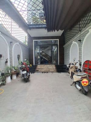 Cho thuê nhà mặt tiền Hòa Phú, gần ĐH Quốc Tế Miền Đông, giá 12 triệu
