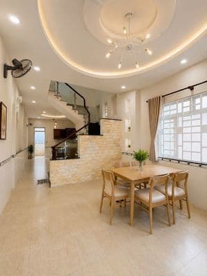 Bán nhà lê văn quới -6mx21m-4 tầng -4pn-sân vườn -đường xe hơi thông