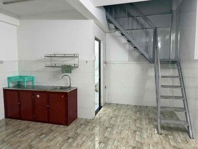 Nhà nguyên căn 1 trệt 1 lầu 2 phòng ngủ gần nhiều trường đại học lớn