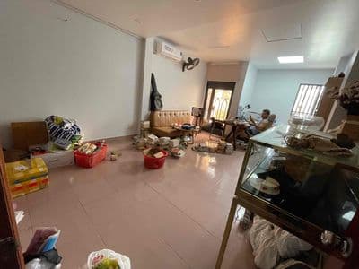 Nhà hẻm ô tô đường Hậu Giang, DT 4x16m, 3.5 tấm, có nội thất cơ bản.