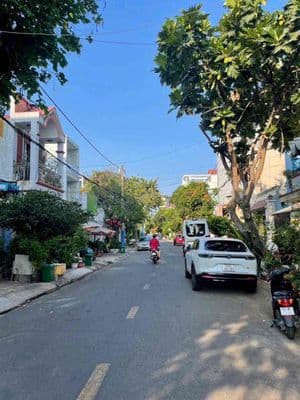 90m Thổ Cư Mặt Tiền Đường 5 Vuông Đẹp Vị Trí Kinh Doanh Giá Tốt 8,9 tỷ