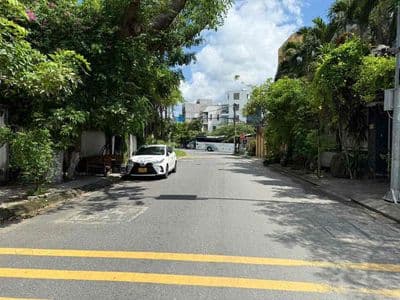 Bán lô đất biển đường 7m5 phó đức chính- gần vương thừa vũ giá 9,8 tỷ