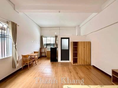 Cho Thuê Phòng Rộng 30m2 - Ngay CMT8 - Gần CV Lê Thị Riêng